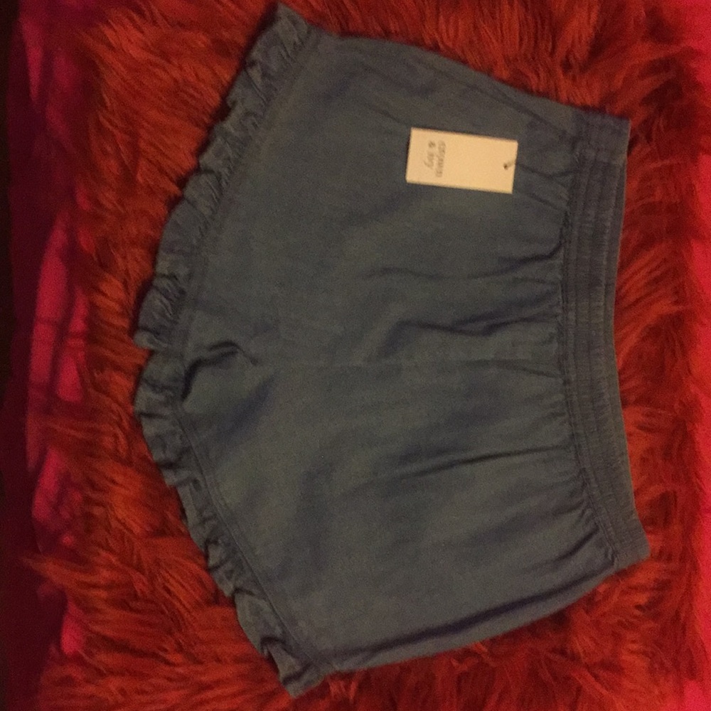 (NWT) Crown and ivy soft denim ruffle shorts